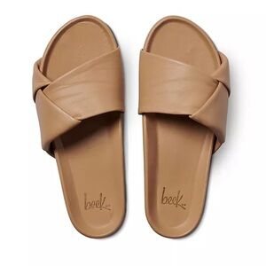 Beek Tori Tan Brown Beach Flats Slides Sandals Slip Ons in Light Sand Leather 10